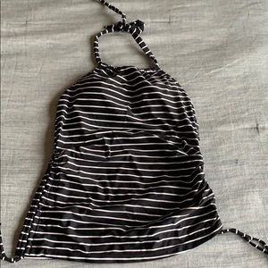 Janela bay halter swim top size S